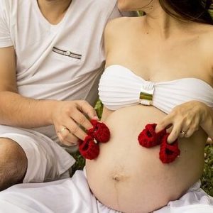 Como acontece a gravidez de gêmeos univitelinos e bivitelinos?