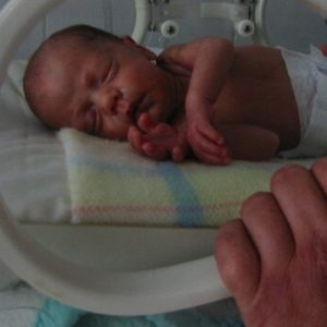 Como deve ser a amamentação de gêmeos prematuros?